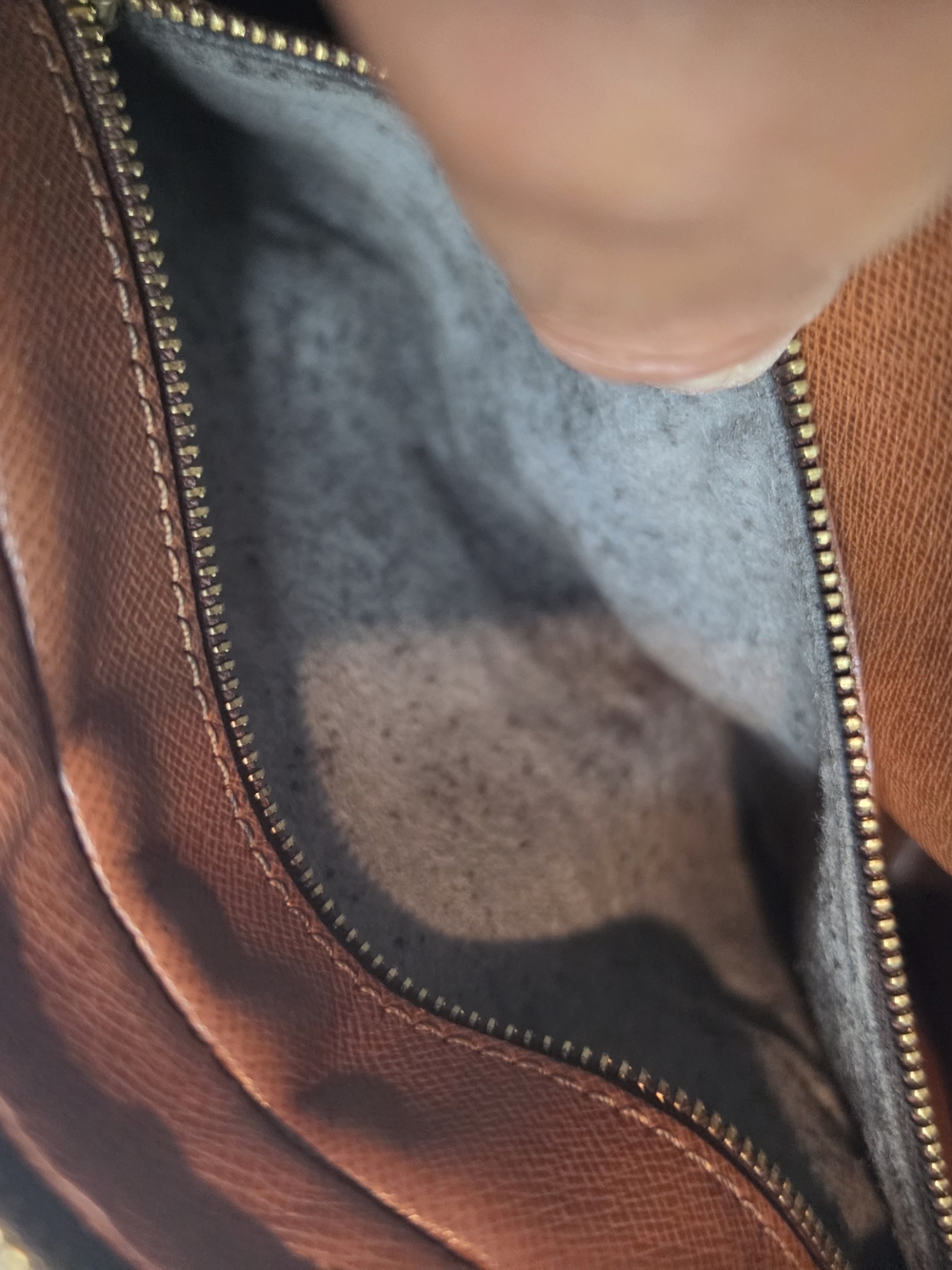 Pre-Loved Louis Vuitton Brown Monogram Canvas Messenger Crossbody - Picture 10 of 16